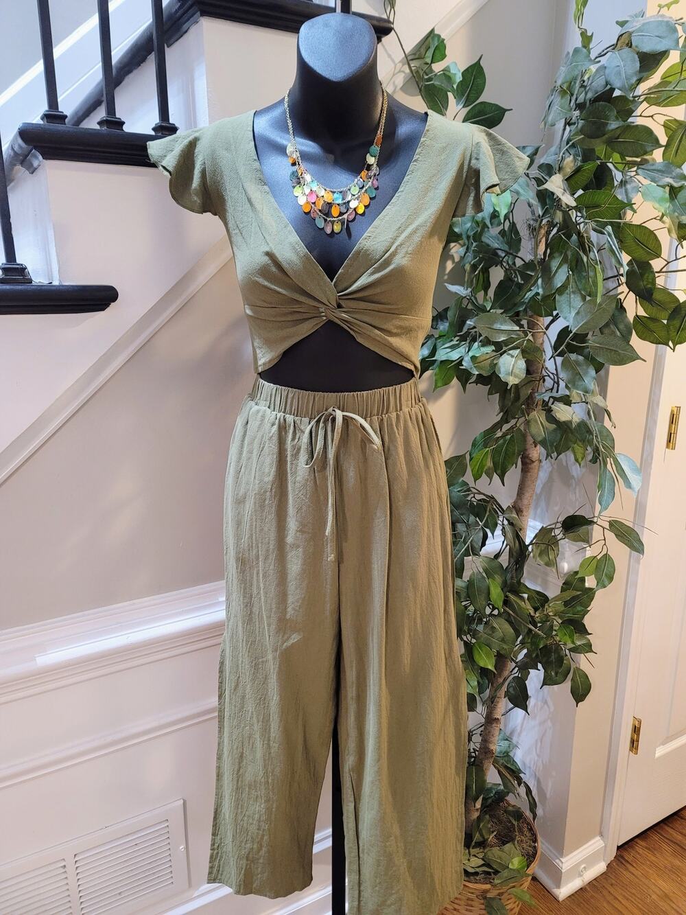 Shein Co-Ord Set Women's SZ 6 Olive Green Pleated Twist knot Front Cap Sleeve